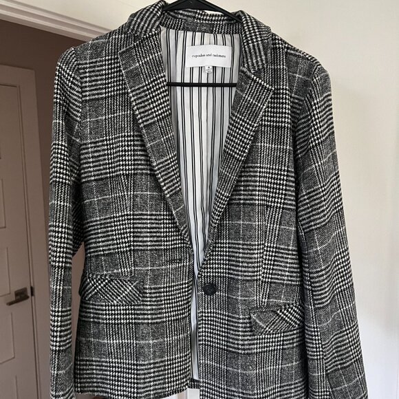 Cupcakes & Cashmere Plaid Blazer - Picture 4 of 4